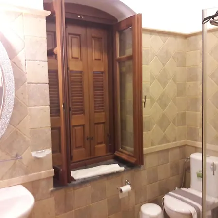 Giannis Gerakios By Climbing House