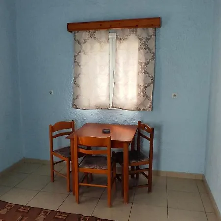 Giannis Gerakios By Climbing House *