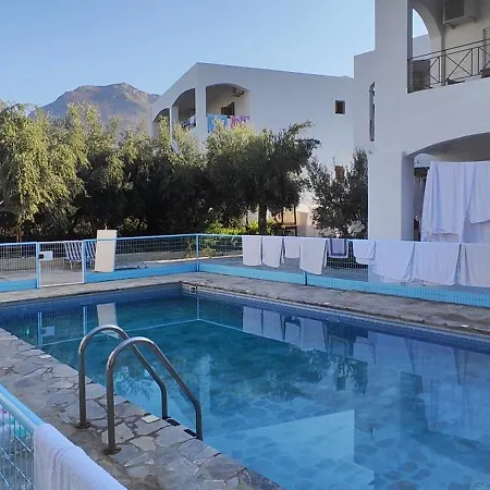 Giannis Gerakios By Climbing House *