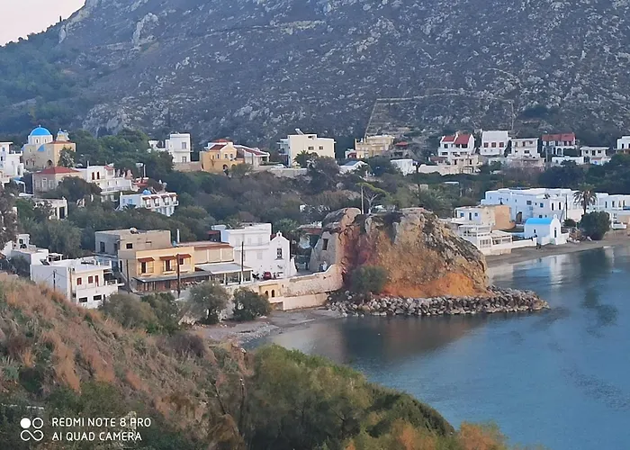 Giannis Gerakios By Climbing House