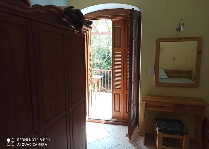 Giannis Gerakios By Climbing House Panormos (Kalymnos)