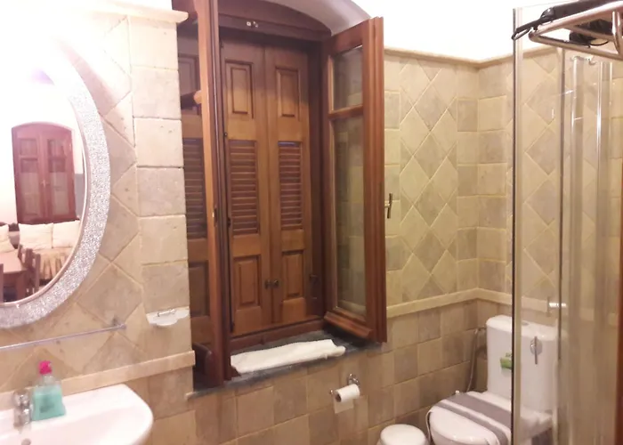 Giannis Gerakios By Climbing House