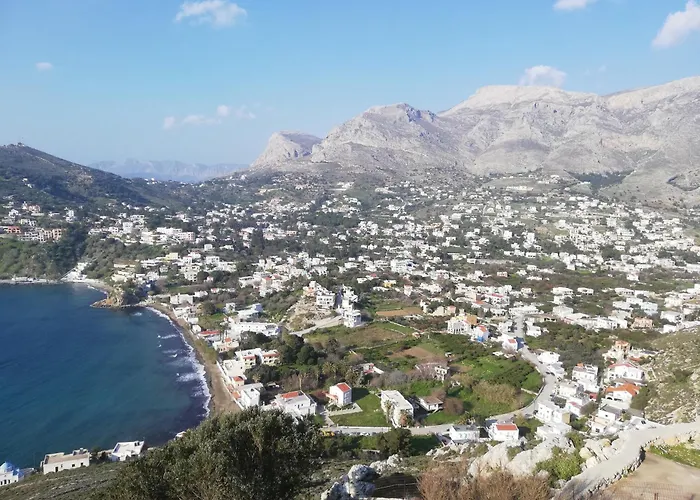 Giannis Gerakios By Climbing House *