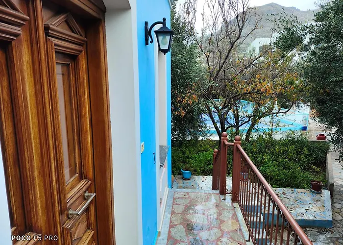 Giannis Gerakios By Climbing House