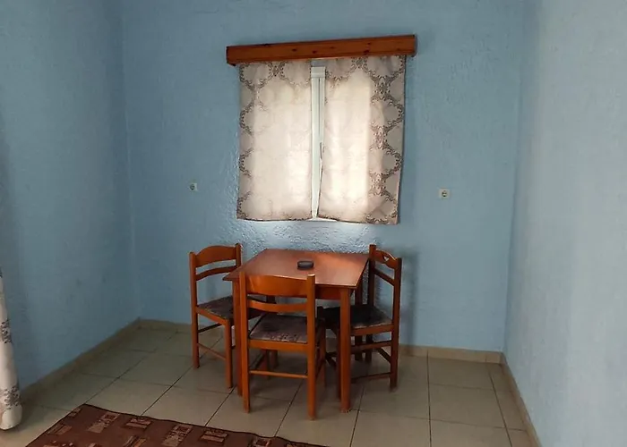 Giannis Gerakios By Climbing House *